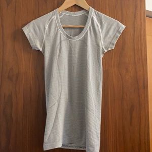 Lululemon shirt